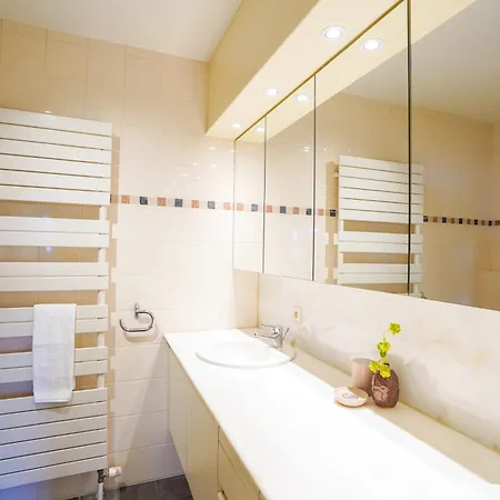 Huswell - With Sea View & Terrace In Oostduinkerke Apartament